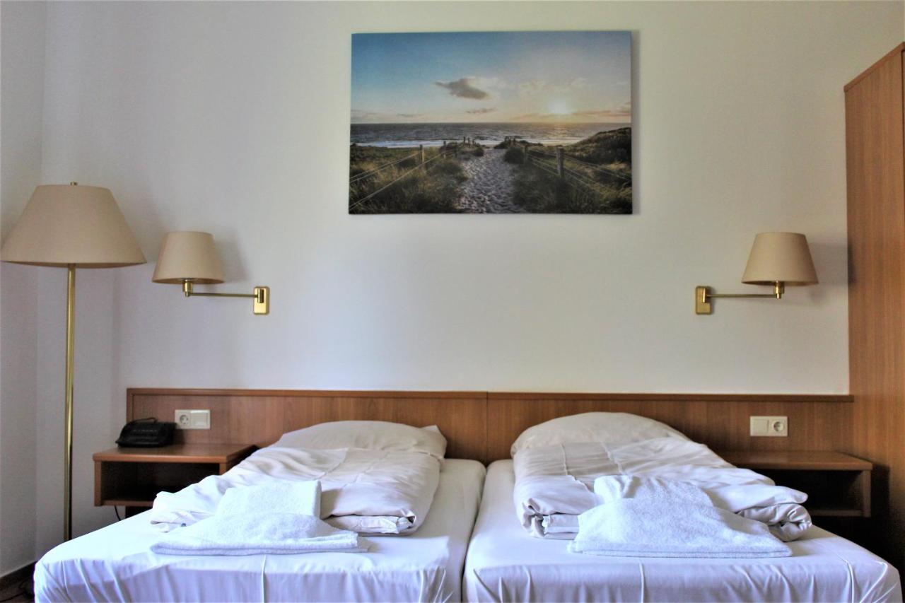 Hotel Alsterquelle Henstedt-Ulzburg Esterno foto